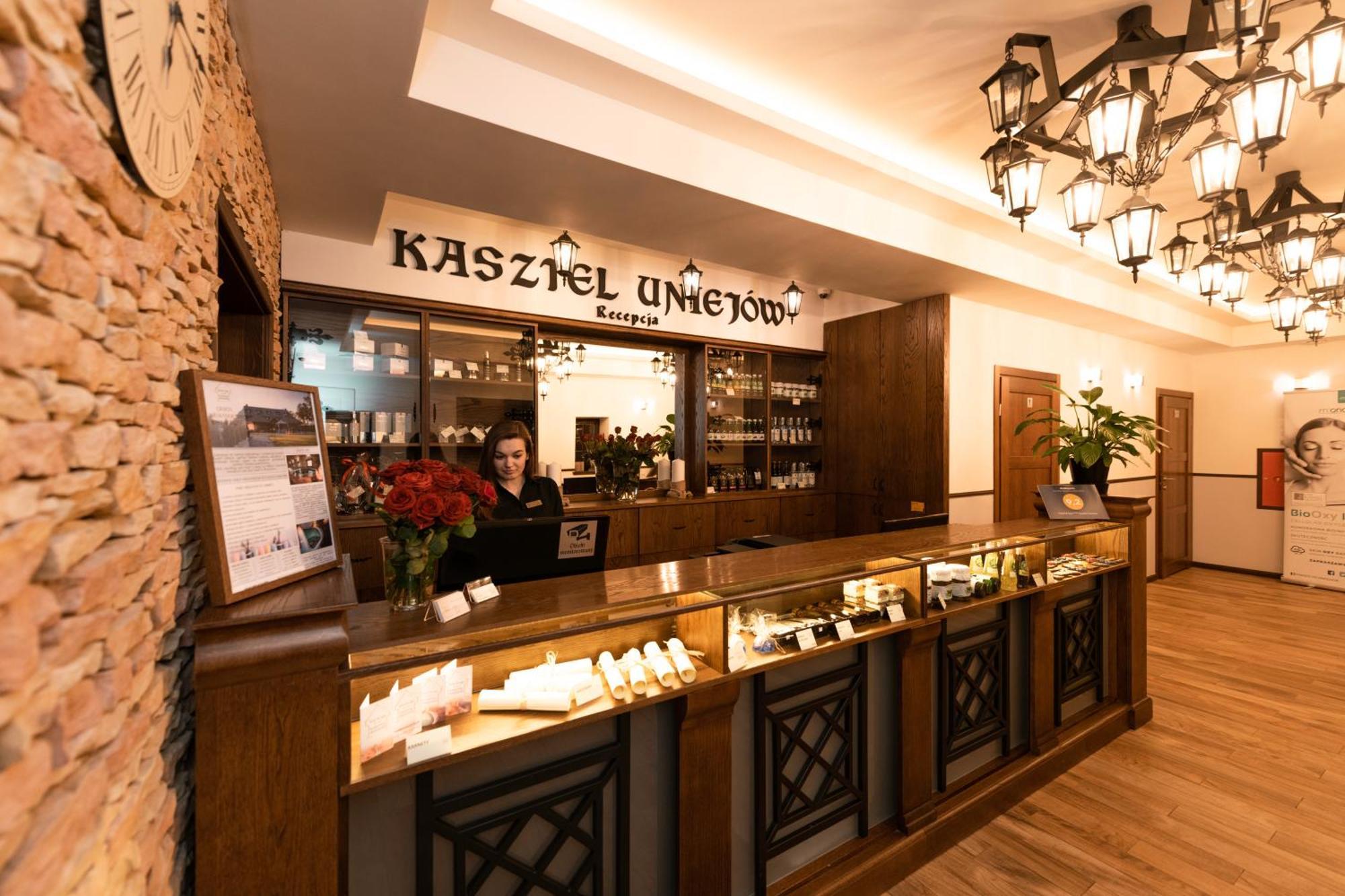 Hotel & Spa **** Kasztel Uniejow Εξωτερικό φωτογραφία