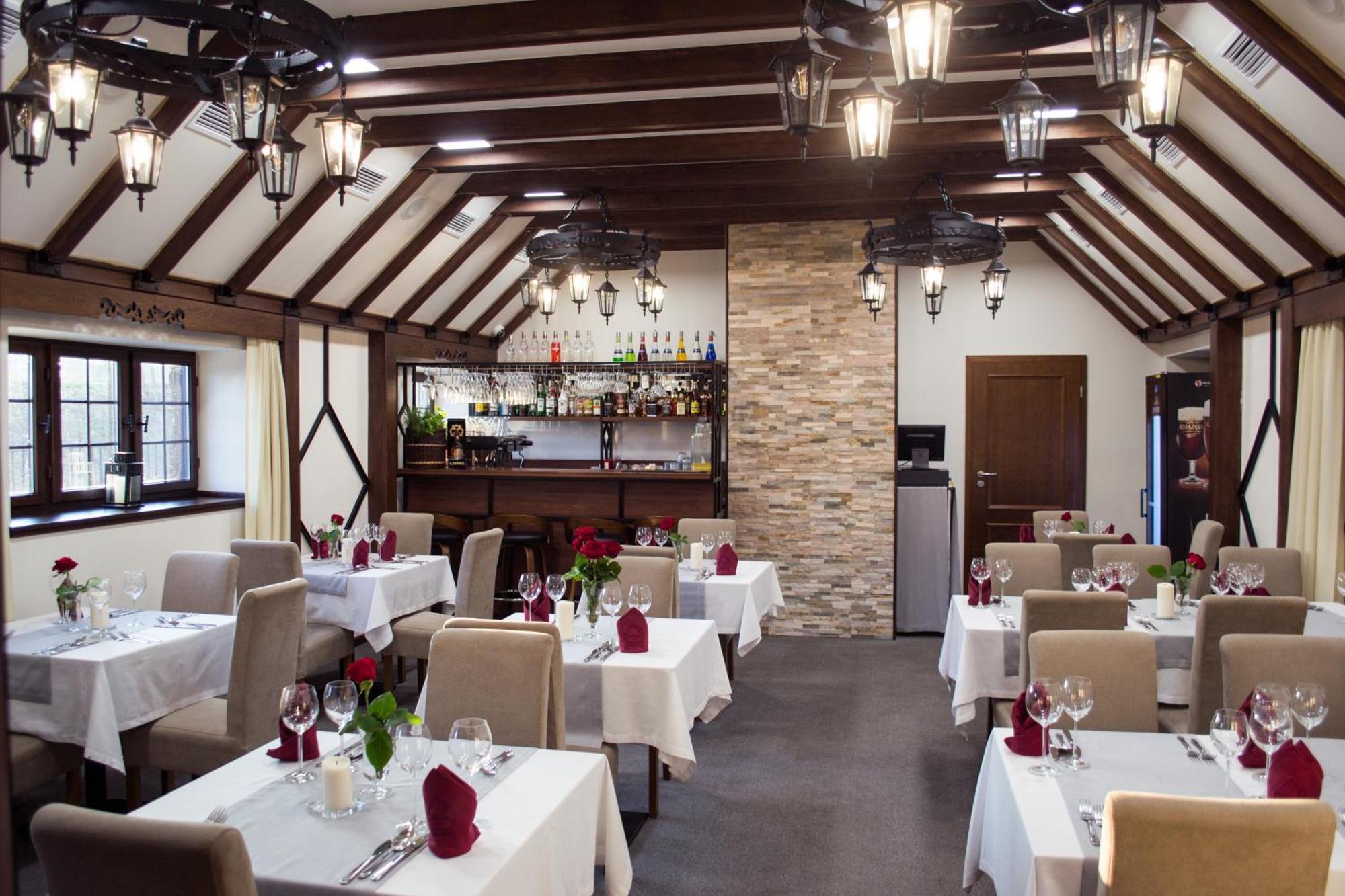 Hotel & Spa **** Kasztel Uniejow Εξωτερικό φωτογραφία