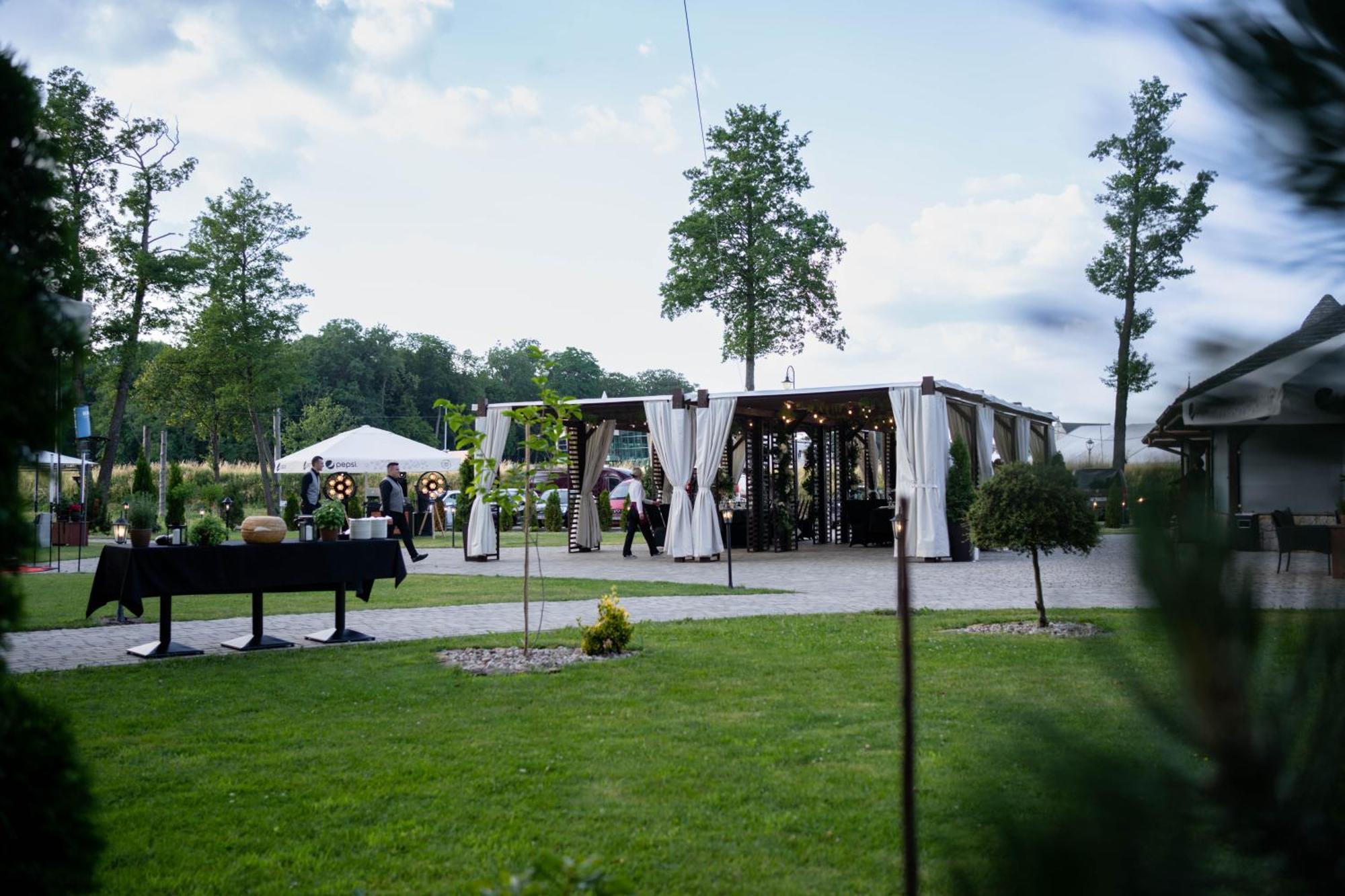 Hotel & Spa **** Kasztel Uniejow Εξωτερικό φωτογραφία
