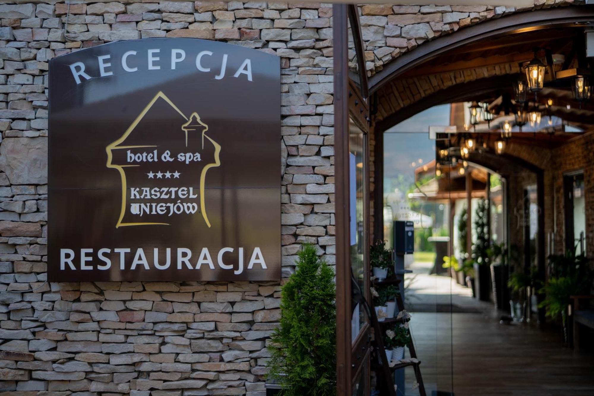 Hotel & Spa **** Kasztel Uniejow Εξωτερικό φωτογραφία
