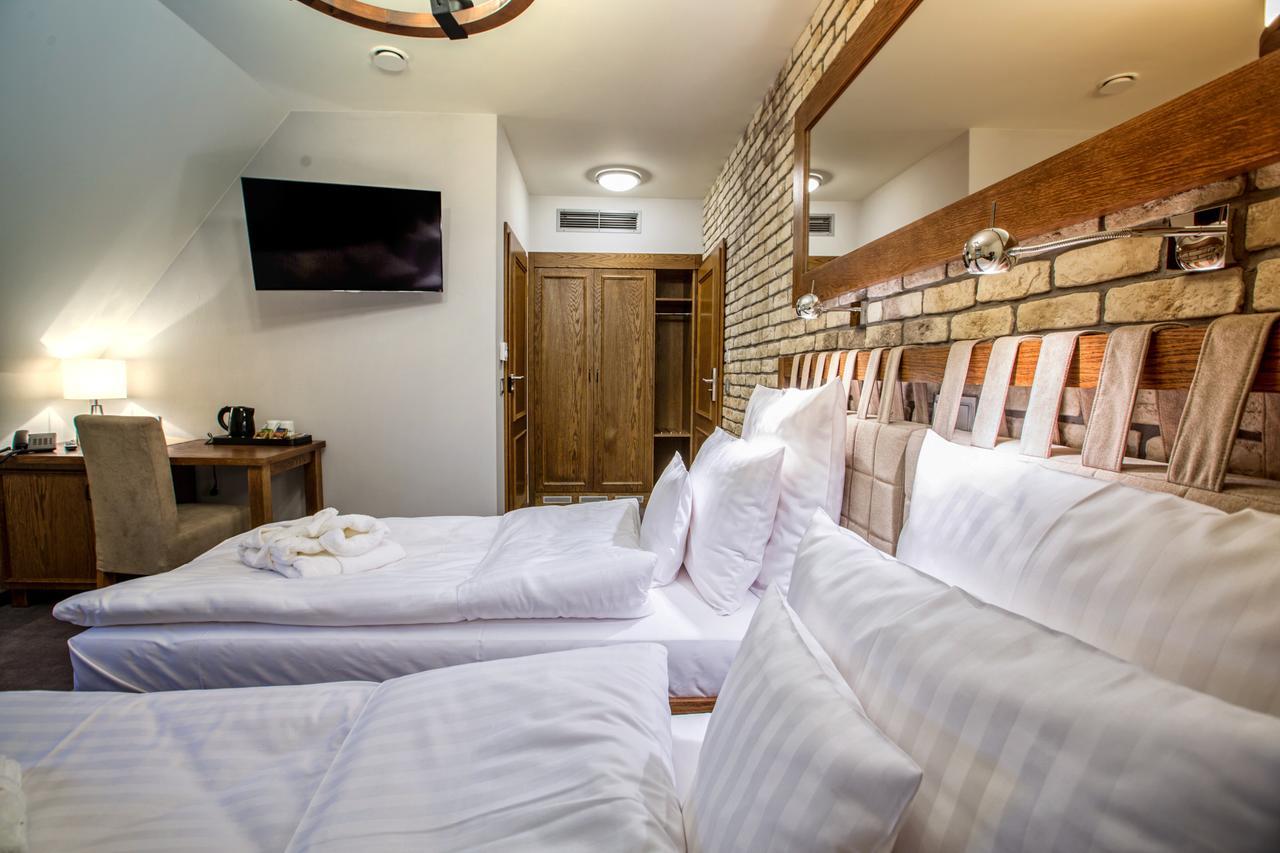 Hotel & Spa **** Kasztel Uniejow Εξωτερικό φωτογραφία