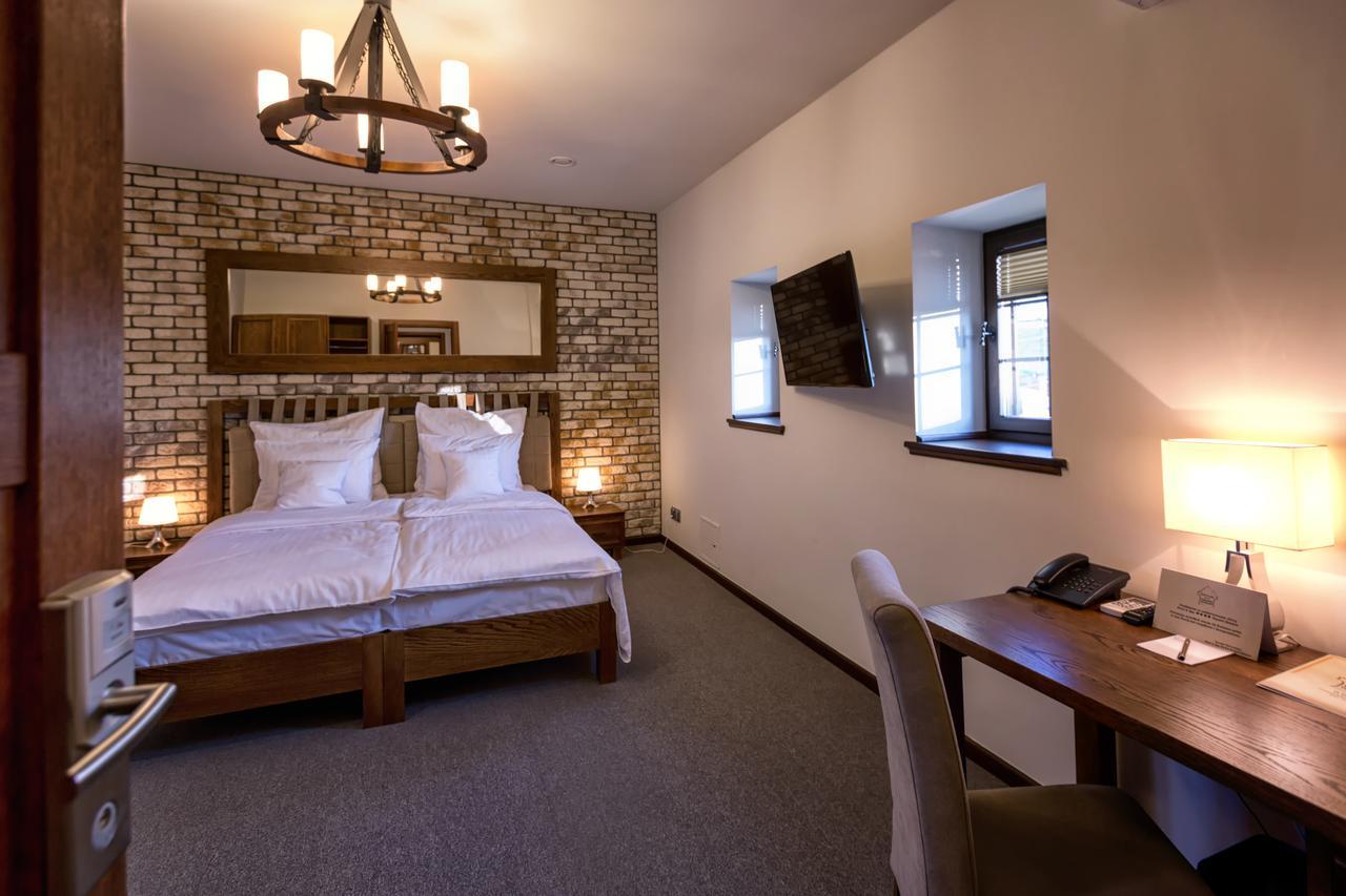 Hotel & Spa **** Kasztel Uniejow Εξωτερικό φωτογραφία